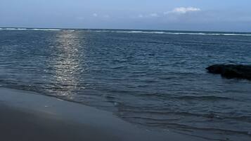 Espreguiçadeiras, toalhas de praia