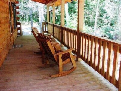 Kick Back Cabin - Pet Friendly Cabin en Maggie Valley