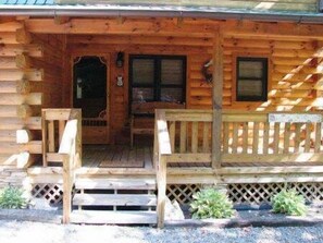 Exterior detail - Kick Back Cabin- Pet Friendly Cabin in Maggie Valley (Maggie Valley)