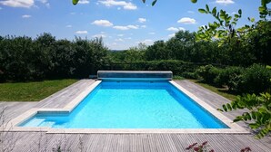 A heated pool - Large typical charming house in Lot on a limestone plateau with heated pool (Sauzet)
