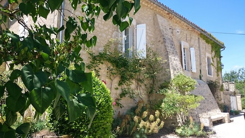 Grande maison lotoise de caractère, tout confort avec piscine - idéal familles