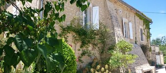 Propriedade de Caráter Grande com Todos os Confortos Modernos, com Piscina Aquecida