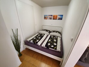 1 bedroom, iron/ironing board, free WiFi, bed sheets - Feels like Home @ Eppinger, where Rems and Neckar meet (Neckargröningen)