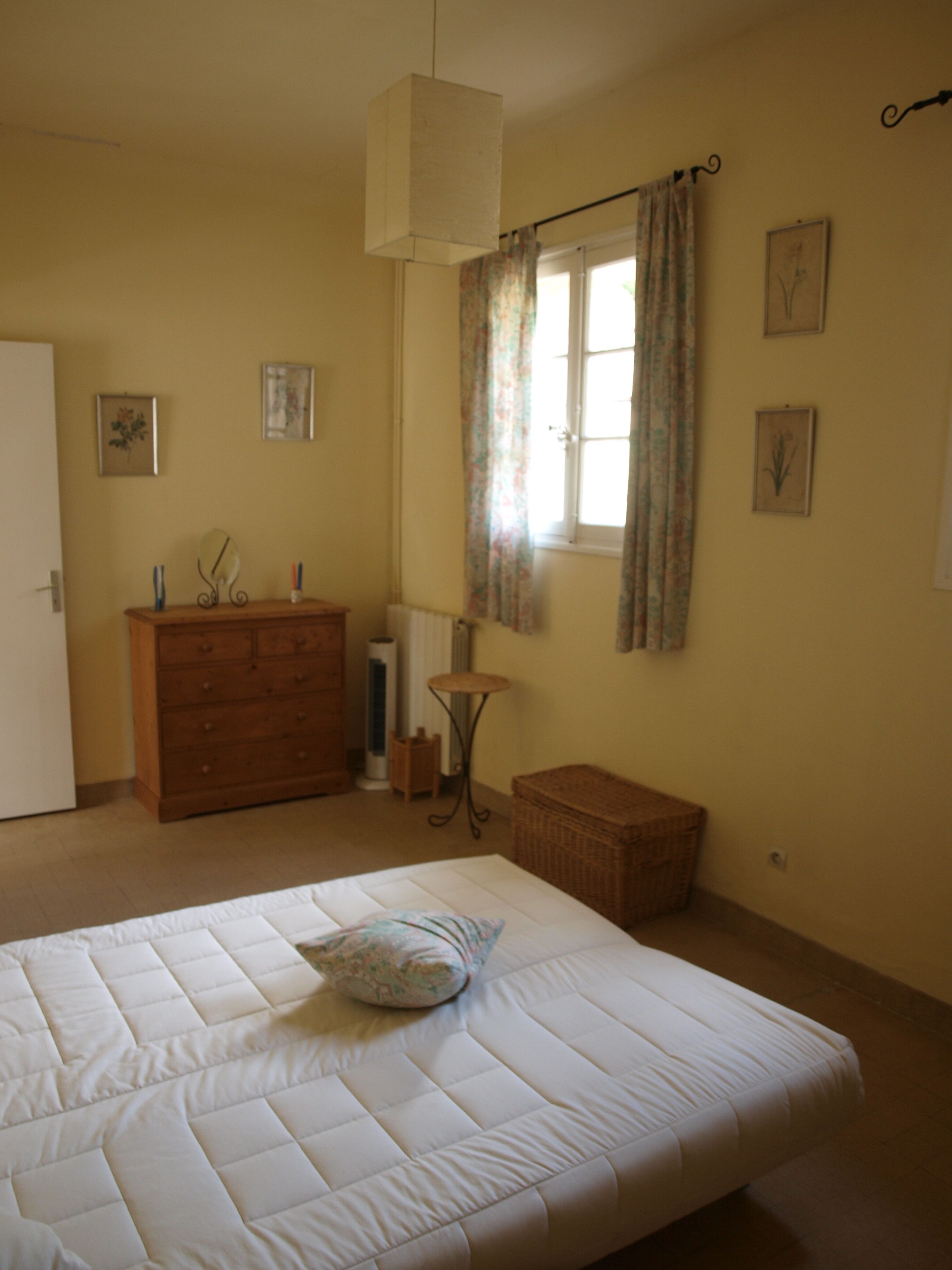 Self catering apartment in a 16th century farmhouse with pool