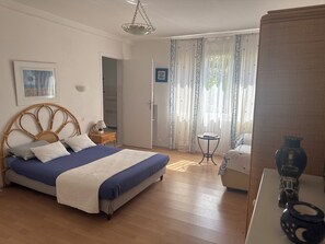 1 bedroom, iron/ironing board, free WiFi, bed sheets - St Raphael Garden Villa very nice and quiet close to the beaches and Centre (Saint-Raphaël)