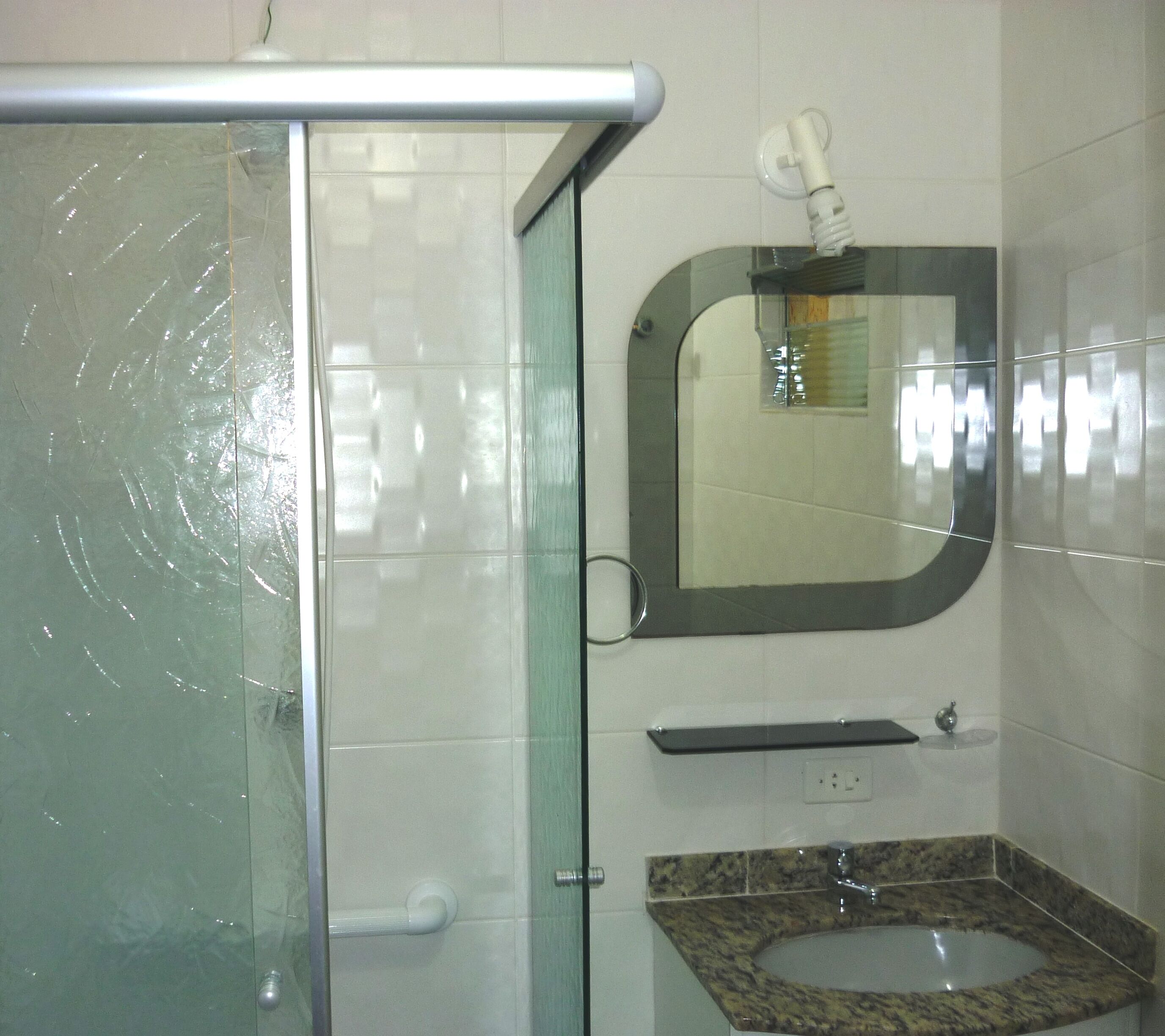 CONDOMINIUM air cond, self parking, pool / jacuzzi heated w / 7 people, sauna UMI