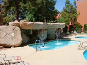 Outdoor pool, a heated pool - HUGE 1BR!! WiFi, Pools, Fitness! Walk to golf, shops, restaurants (Phoenix)