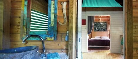 1 chambre, fer et planche Ă repasser, Wi-Fi gratuit, draps fournis