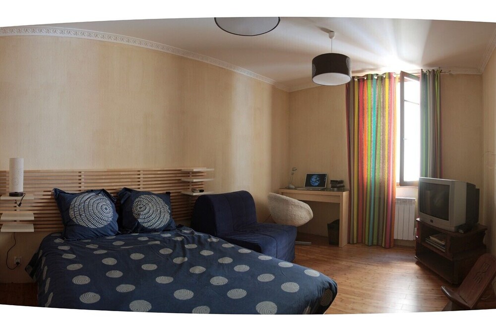 Furnished seasonal F2 ecological materials, in Lodeve