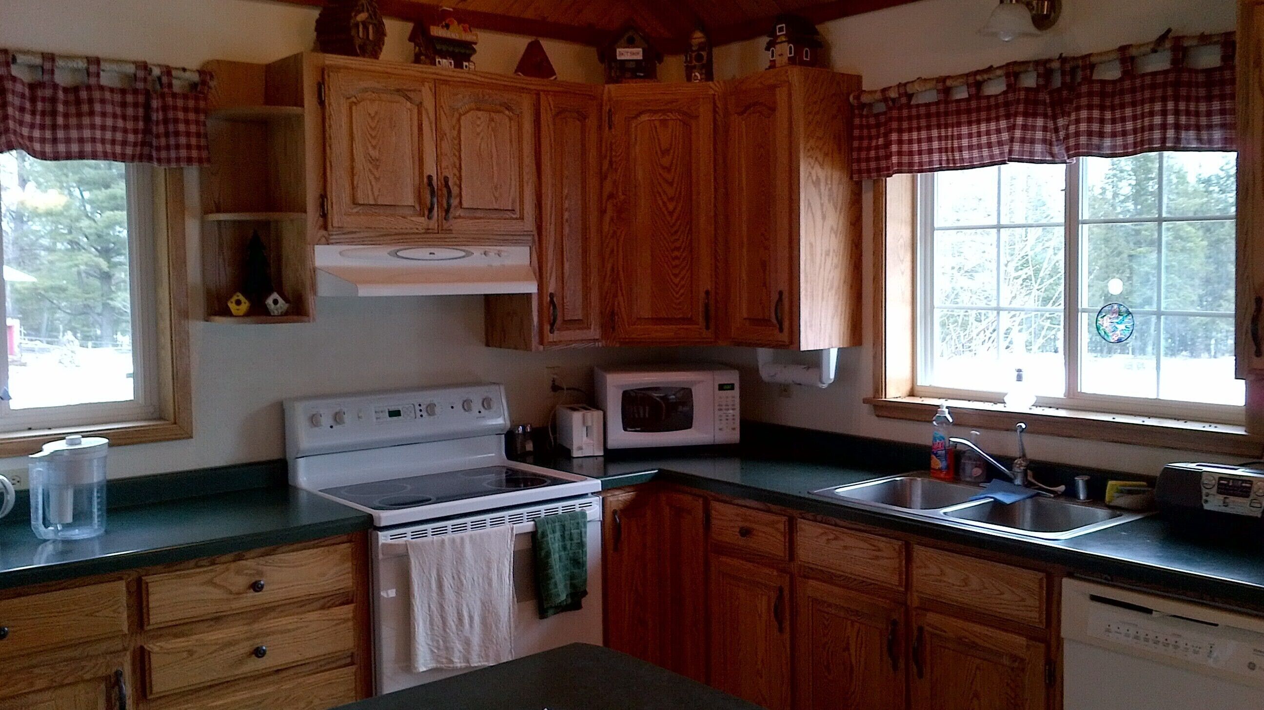 Gorgeous getaway in the Northwoods, 3 miles from snowmobile / ATV trails