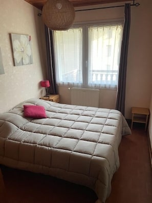 4 Schlafzimmer, Bügeleisen/Bügelbrett, Reisekinderbett