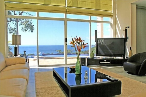 TV, DVD player, books, stereo