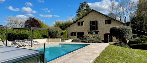 Piscine extérieure, piscine chauffée