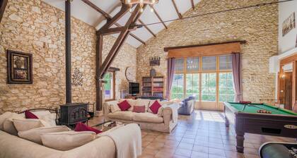 ACABANES Luxury Dordogne villas, 20m Bergerac airport, 5m Chateau Vigiers golf