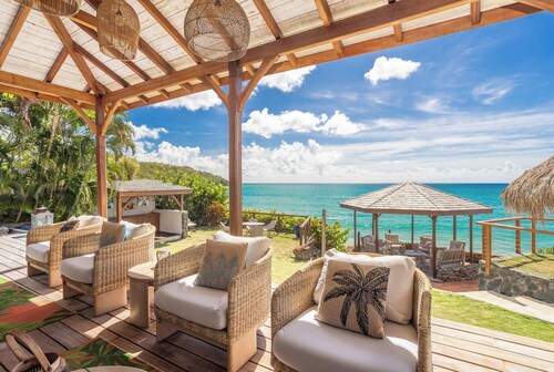 La Sirène du Diamant ,18 guests
Spacious beachfront rental in Martinique :