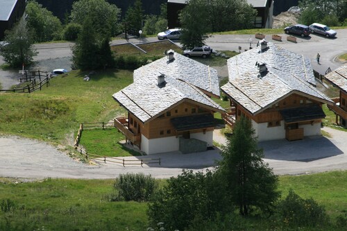 Peisey Nancroix: Grand confort et calme  pour ce très  beau Chalet , en lisère de foret, et aux départ des randonnées dans le Parc National de la VanoiseL'hiver  sur le domaine skiable