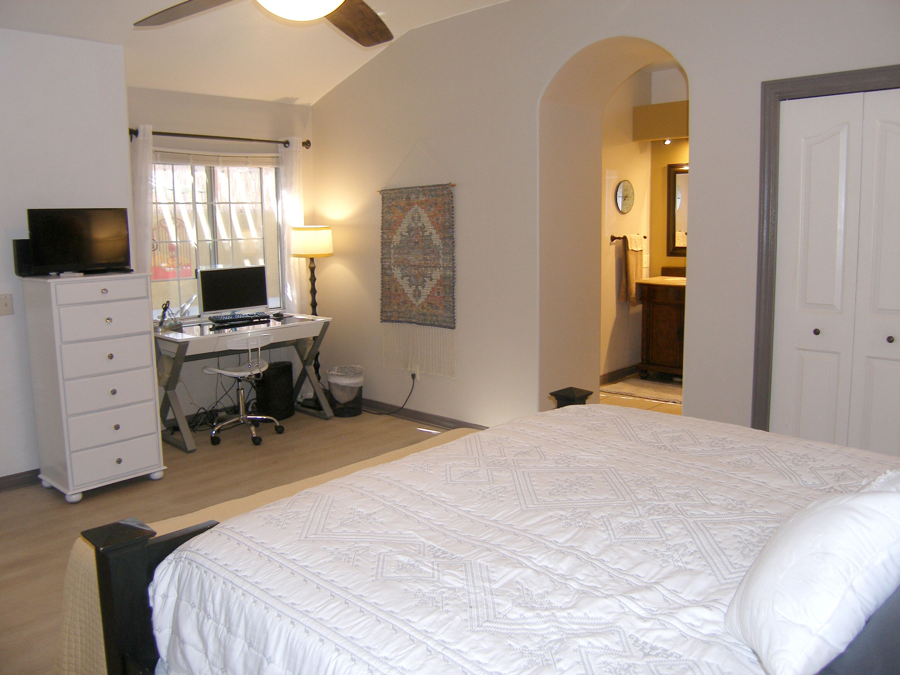 3BR #259048 A charming pool home with astonishing mountain views Great Location!