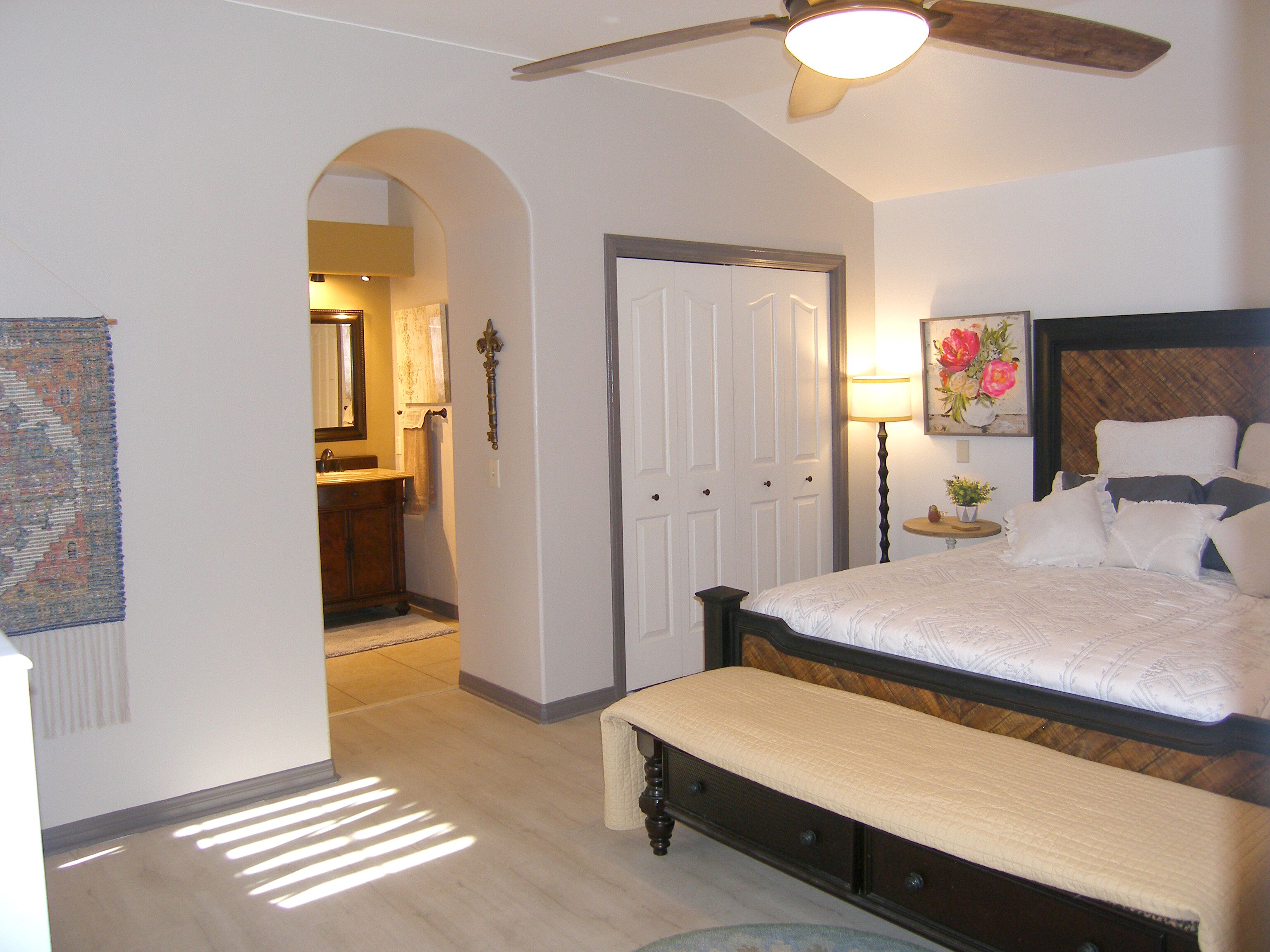 3BR #259048 A charming pool home with astonishing mountain views Great Location!