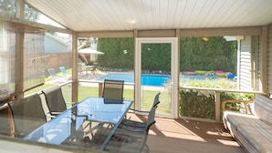 Unclassified image, 4 of 42, button - Amazing in ground Pool, 5 bedroom 3 bath, Short Walk to Town and  Beach (South Haven)