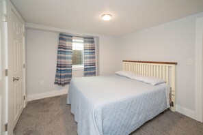 5 bedrooms, in-room safe, iron/ironing board, travel cot
