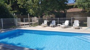 Outdoor pool - Beautiful house with character. Pool. Near Périgueux. (Boulazac Isle Manoire)