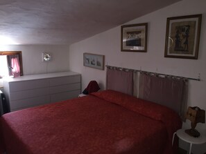 1 bedroom, iron/ironing board - San Teodoro: Villa in residence (San Teodoro)