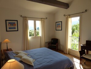 4 bedrooms, in-room safe, iron/ironing board, travel cot