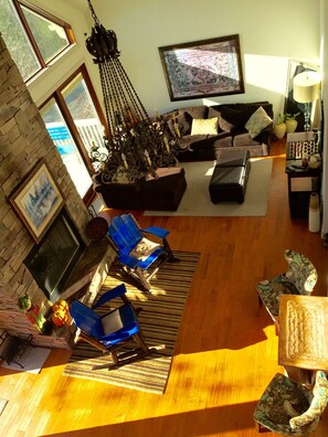 スマートテレビ、暖炉、DVD プレーヤー、書庫