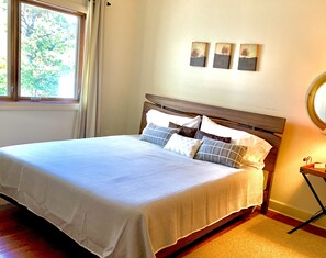 4 室のベッドルーム、アイロン / アイロン台、WiFi (無料)、ベッドシーツ