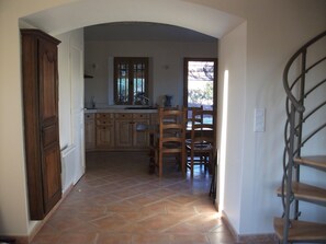 Interior -  BASTIDON, POOL, 3000 M2 OF LAND, 2-4 PERS, APT, Luberon (Apt)