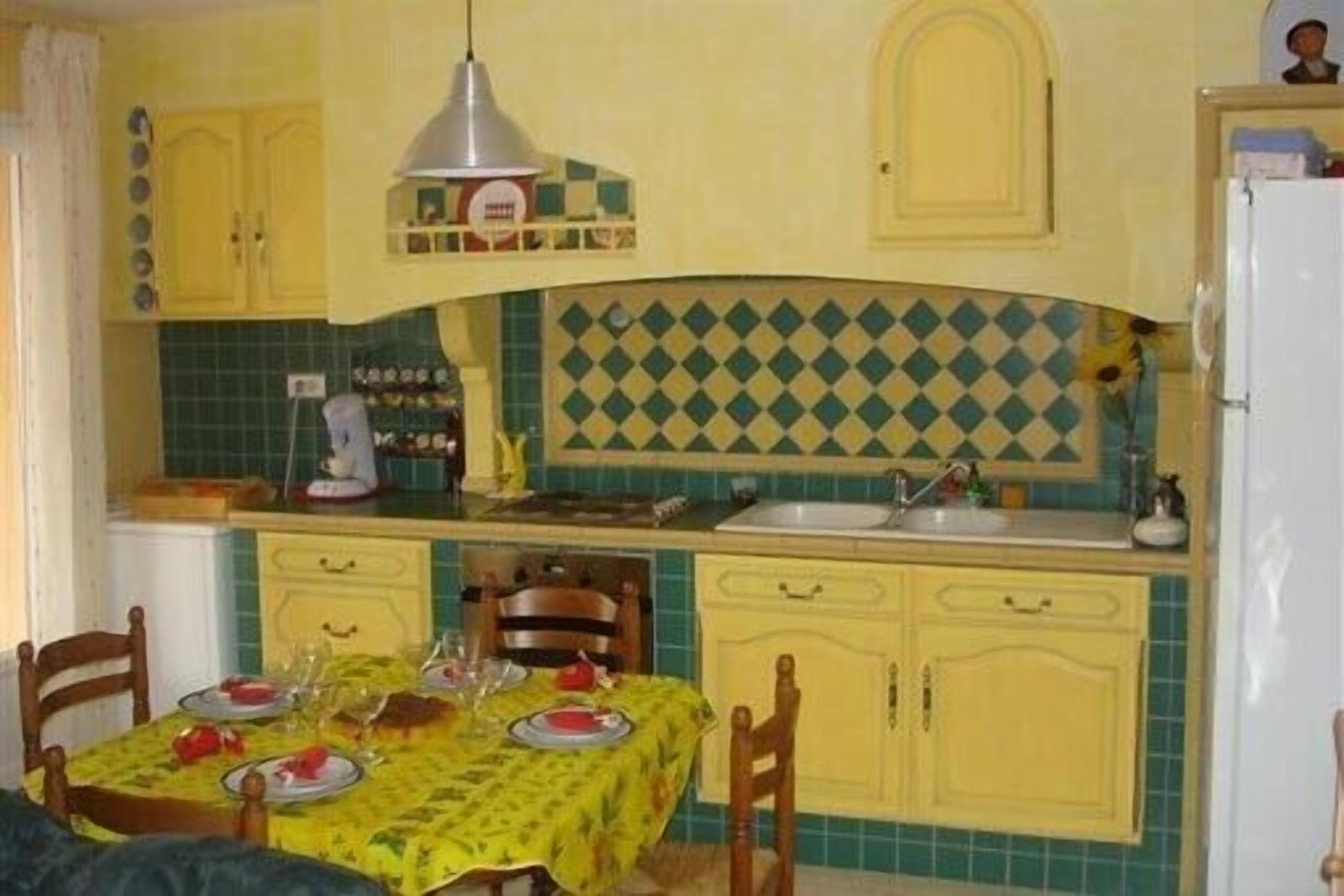 Villa with mature pool, quiet location