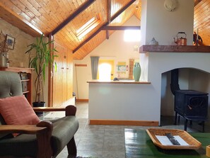 Interior - Gorgeous spacious cottage in pretty garden setting in Sunny South East Ireland! (New Ross,)