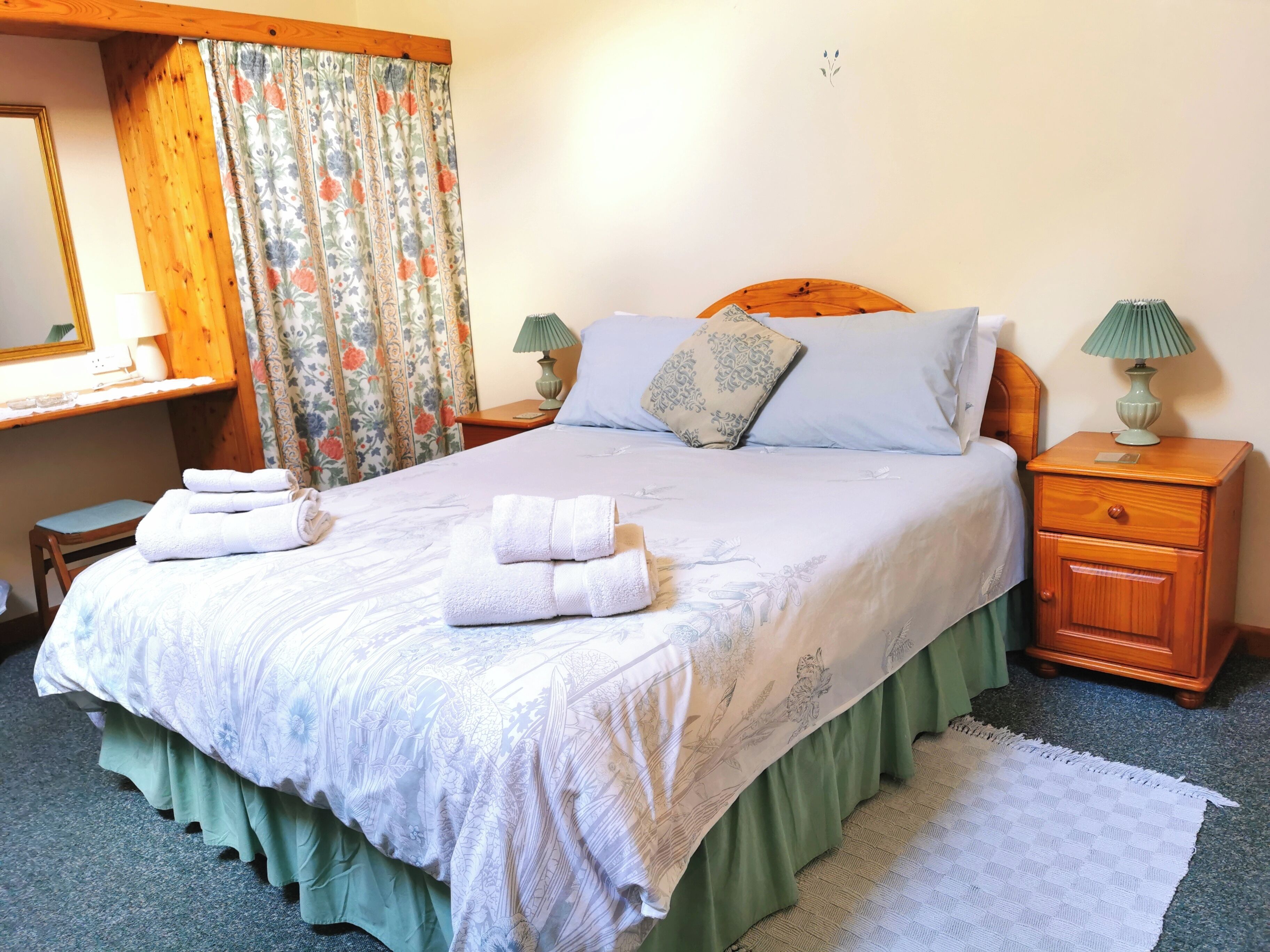 2 bedrooms, desk, iron/ironing board, travel cot