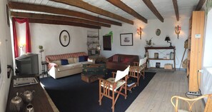 Fernseher, Bücher, Stereoanlage