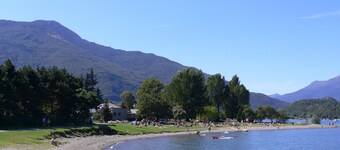 PANORAMISK RUSTISK med hage, for individualister, med utsikt over dalen