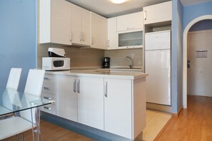 Frigorífic, microones, forn i rentaplats 