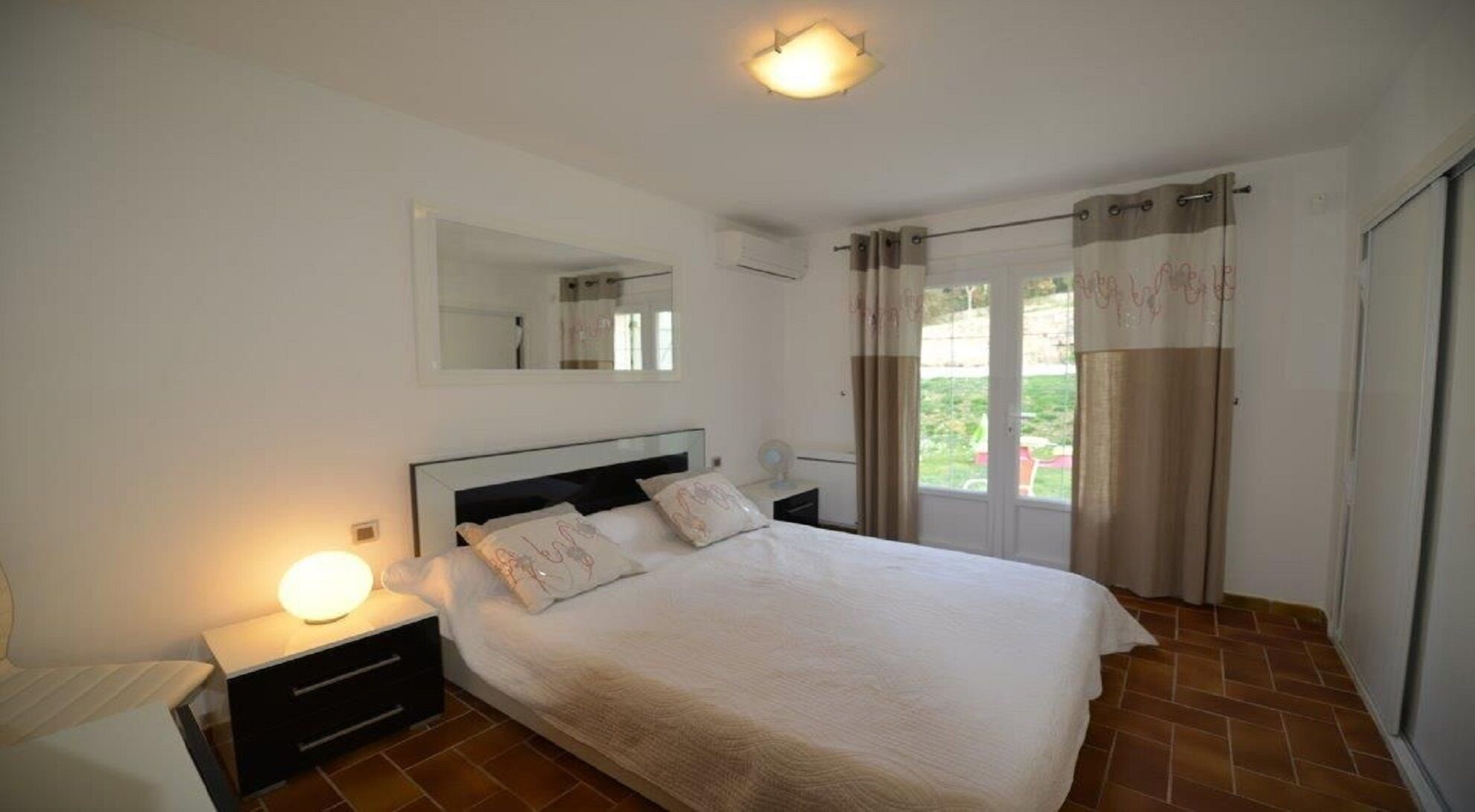 EXCEPTIONAL VILLA CANNES - SWIMMING POOL - RESIDENTIAL PARK-3200-IDEAL FOR CONGRESS, INTERNET ACCESS / WIFI