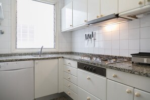 Fridge, microwave, oven, dishwasher