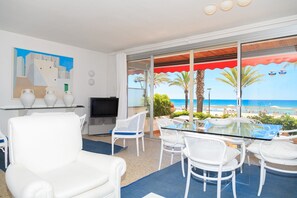 Interior - UHC Piscis Apartments: Seafront Stay with Sea Views (Salou)