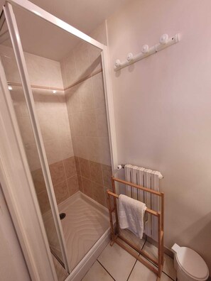 Een douche, een haardroger