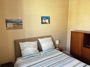 4 chambres, bureau, fer et planche à repasser, Wi-Fi gratuit