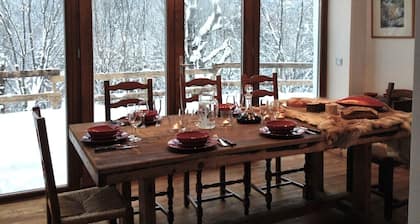 In a magnificent chalet in Les Gets, apartment and garden not overlooked, Multipas