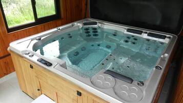 Bain à remous intérieur