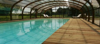 Cottage 3 Cows: fireplace, swimming pool and jacuzzi