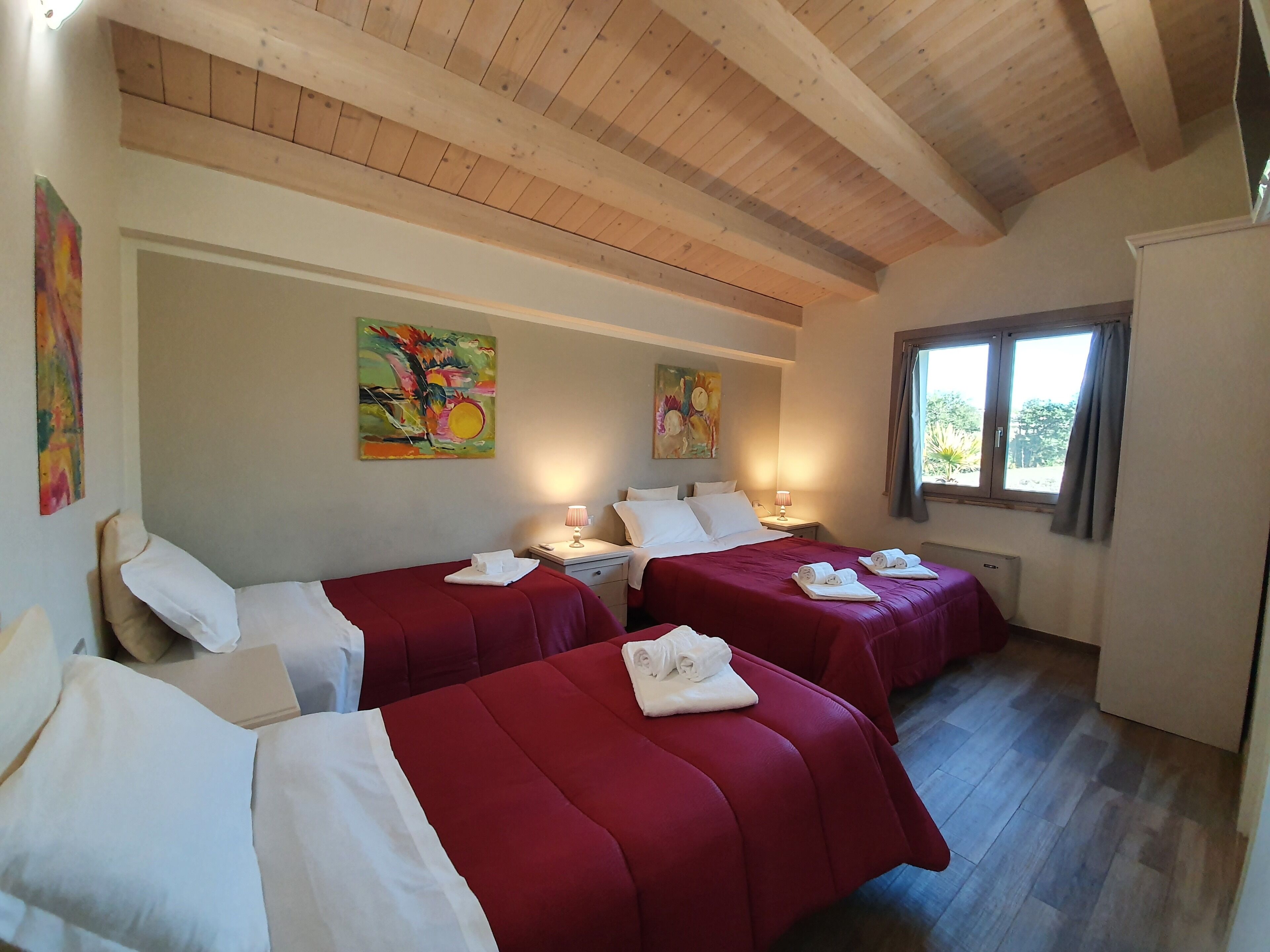 Villa De Carlonis, private pool with Jacuzzi and Gajser, for 16 people, WI-Fi