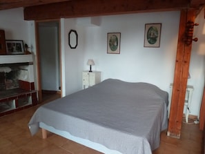 5 chambres, fer et planche à repasser, Wi-Fi
