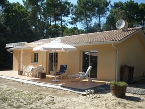 Terrace/patio - Le Verdon Sur Mer: House / Villa - Soulac / Le Verdon sur Mer (Le Verdon-sur-Mer)