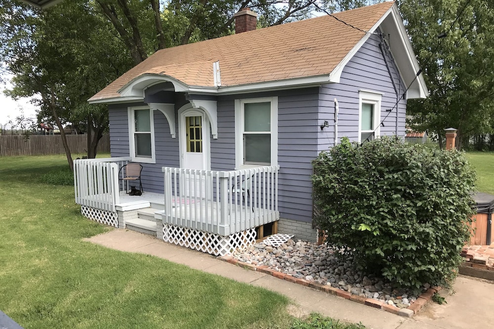 Lavender Cottage: Lindsborg