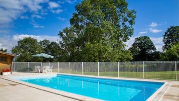 Piscina externa, piscina aquecida