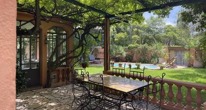 Maison de charme, nature et culture Ă Aix en Provence